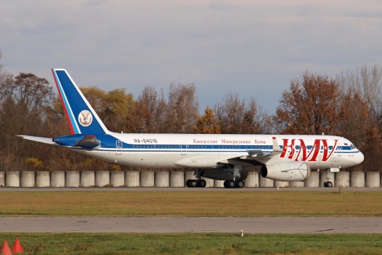 Tupolev Tu-204-100 - RA-64016