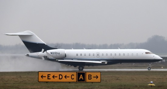 Bombardier Global 6000 - N2121J