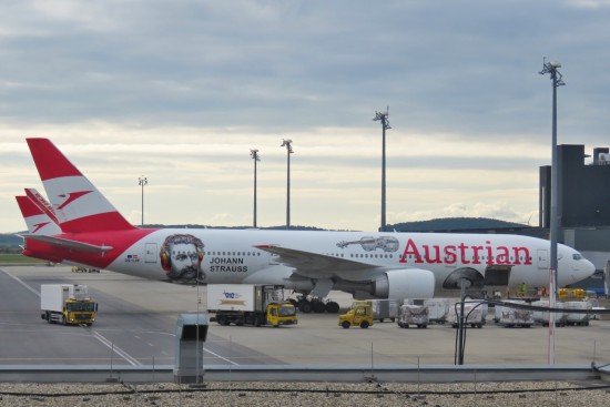 Boeing 777-2Q8/ER - OE-LPF