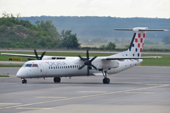 Bombardier DHC-8-402 Q400 - 9A-CQE