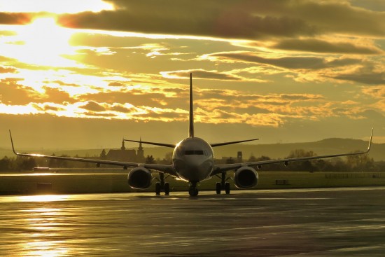 Boeing 737-8KN - YR-HLB