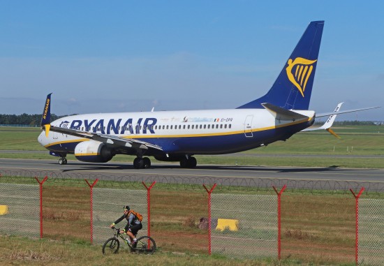 Boeing 737-8AS