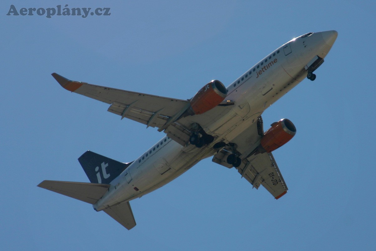 Boeing 737-3Y0 - OY-JTD