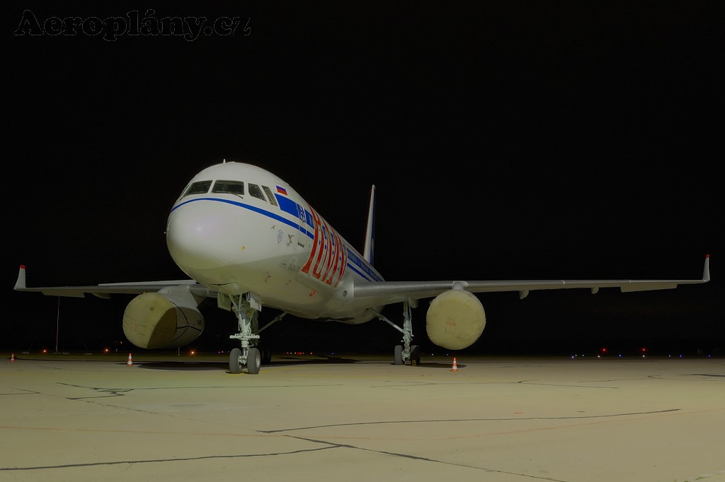 Tupolev TU-204-100