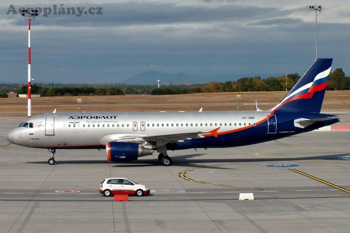 Airbus 320-214 - VP-BMF