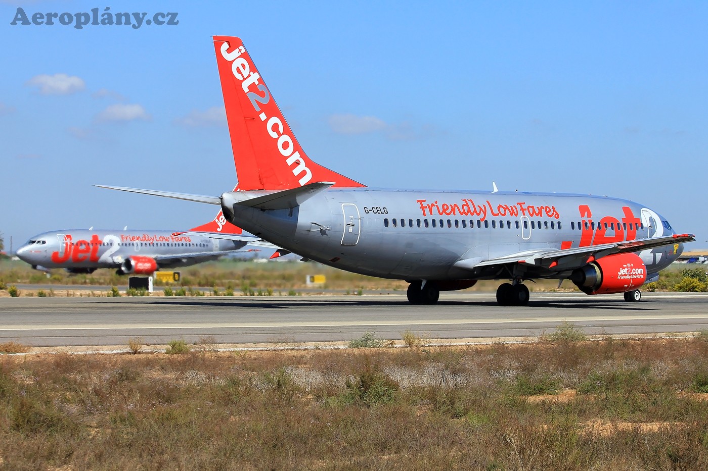 Boeing 737-377 - G-CELG