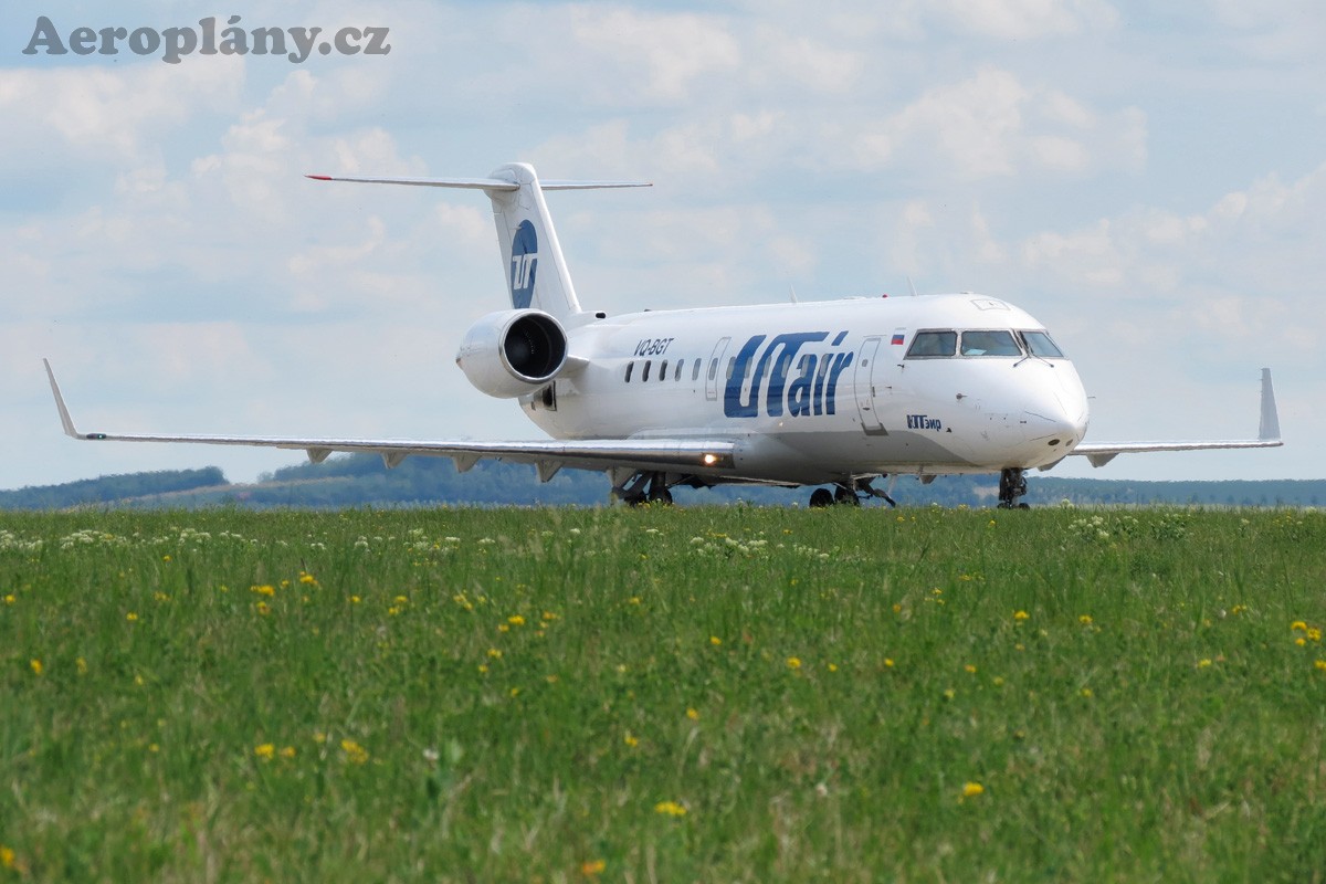 Canadair CL-600-2B19 Regional Jet CRJ-200LR - VQ-BGT