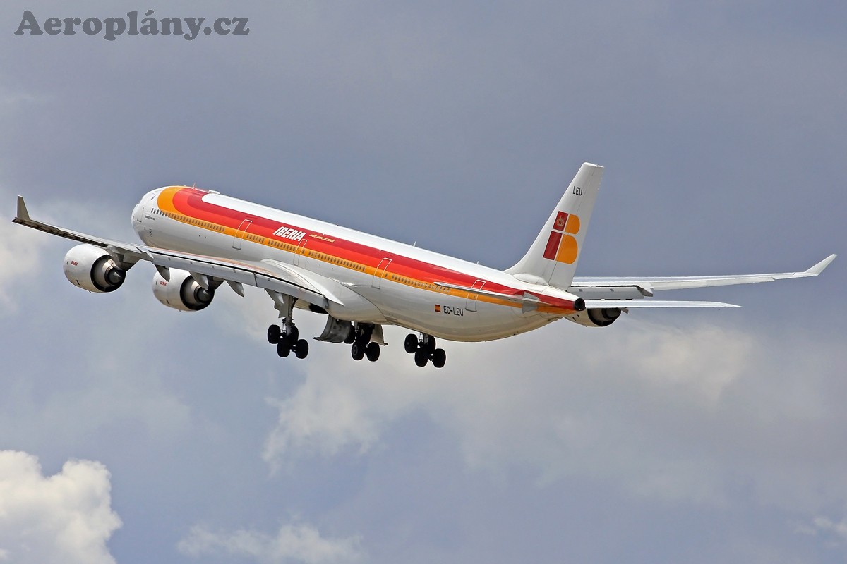 Airbus A340-642 - EC-LEU