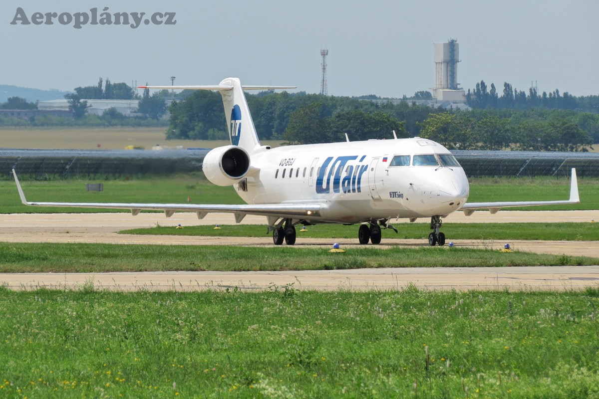 Canadair CL-600-2B19 Regional Jet CRJ-200LR - VQ-BGJ