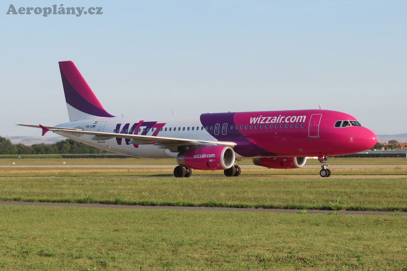 Airbus A320-232 - HA-LWK