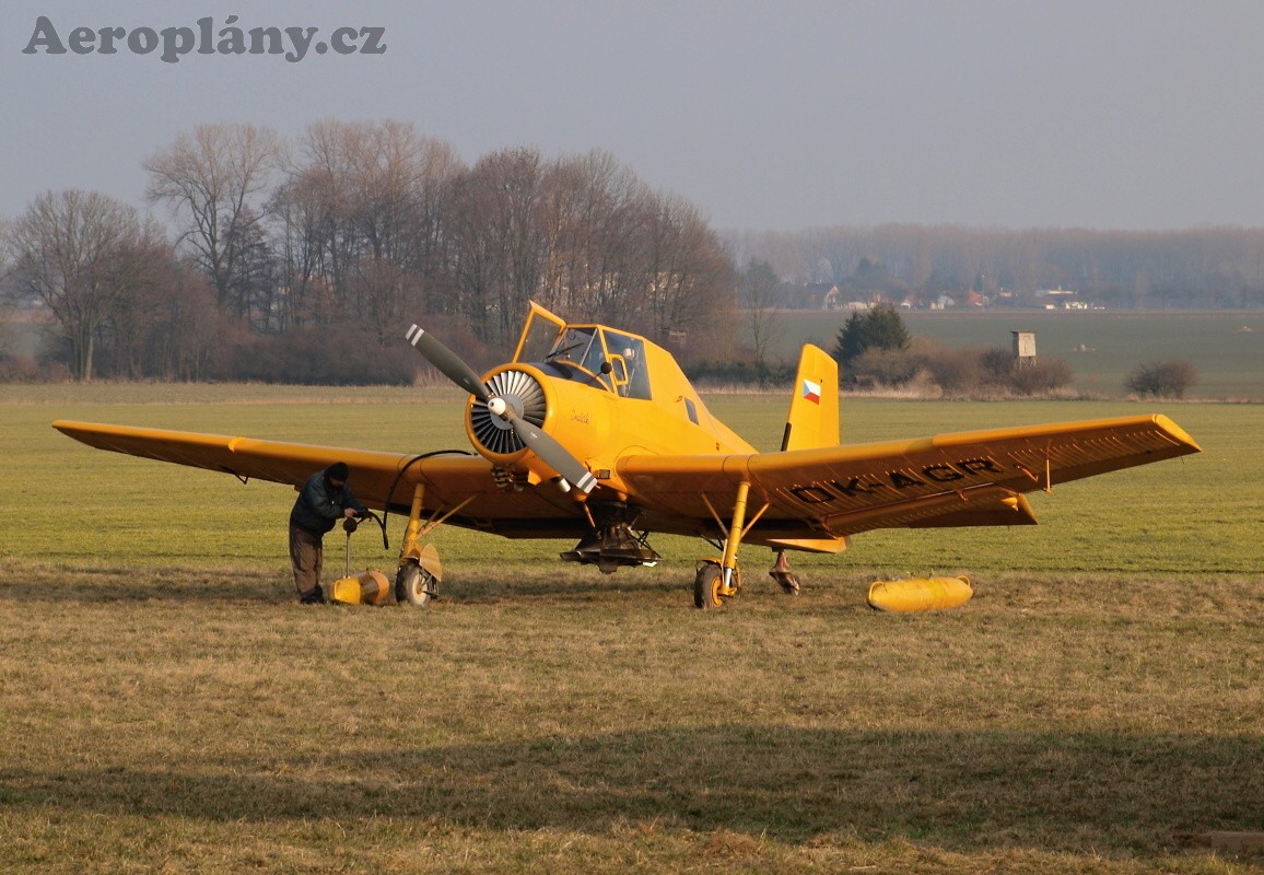 Zlín Z-37A Čmelák - OK-AGR