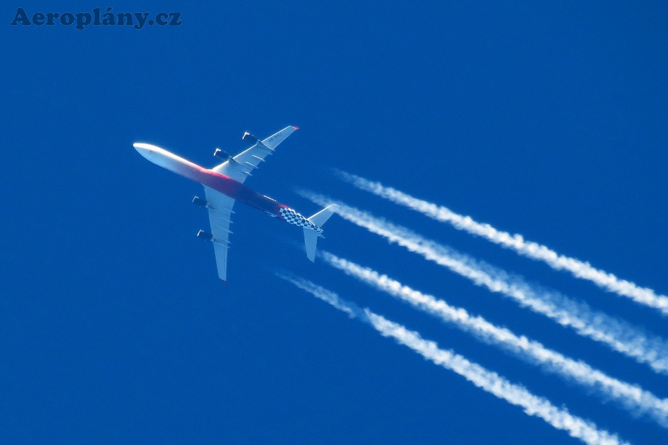 Airbus A340-642 - A6-EHJ