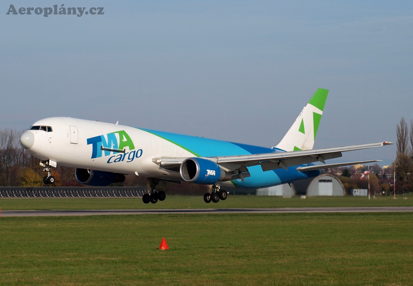 Boeing B767-375/ER(BDSF) - CS-TLZ