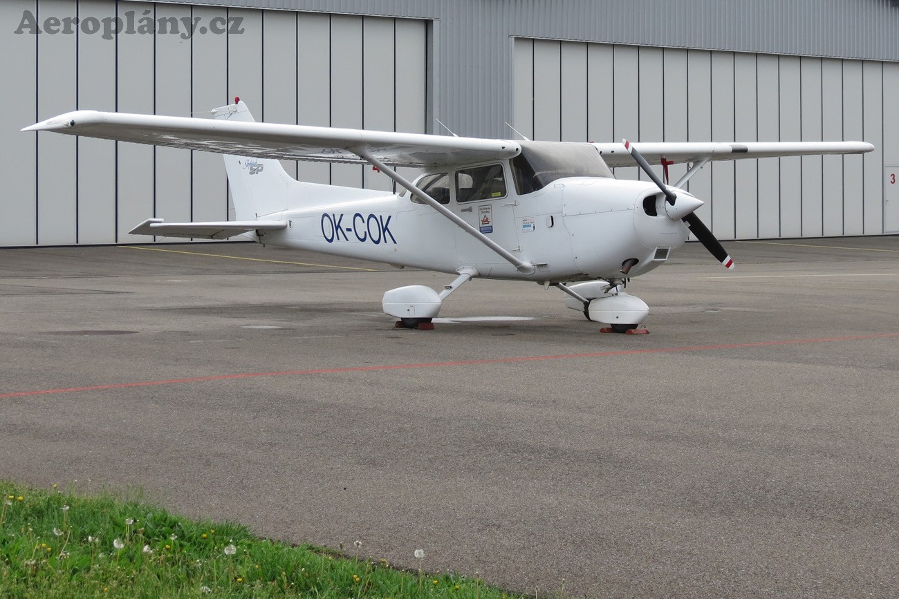 Cessna 172S Skyhawk SP - OK-COK