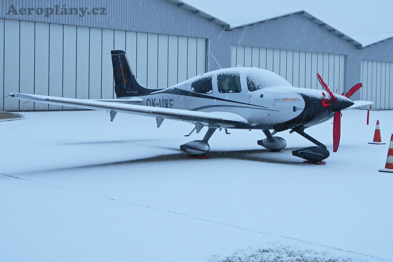 Cirrus SR22 GTS - OK-UWE