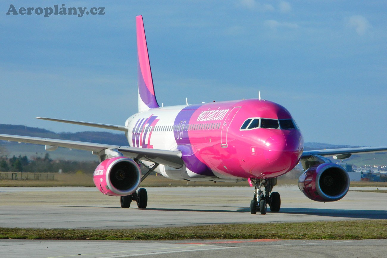 Airbus A320-232 - HA-LYG