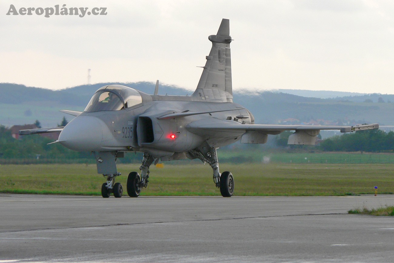 Saab JAS-39C Gripen - 9235