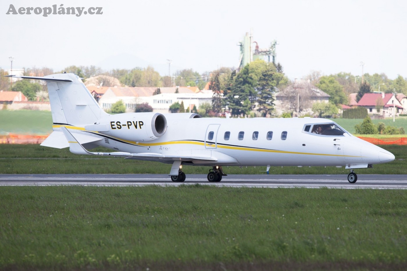 Learjet 60 Avies Air