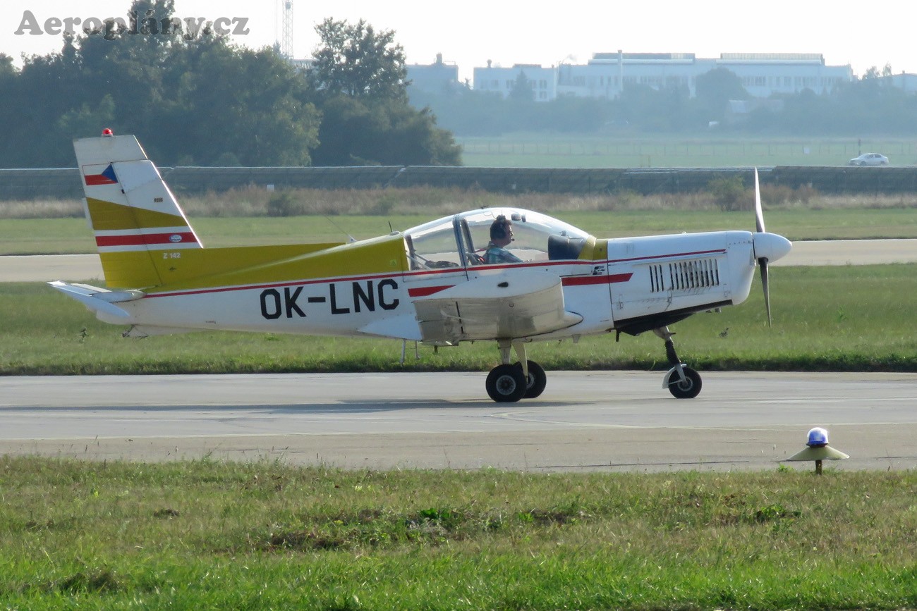 Zlín Z-142 - OK-LNC