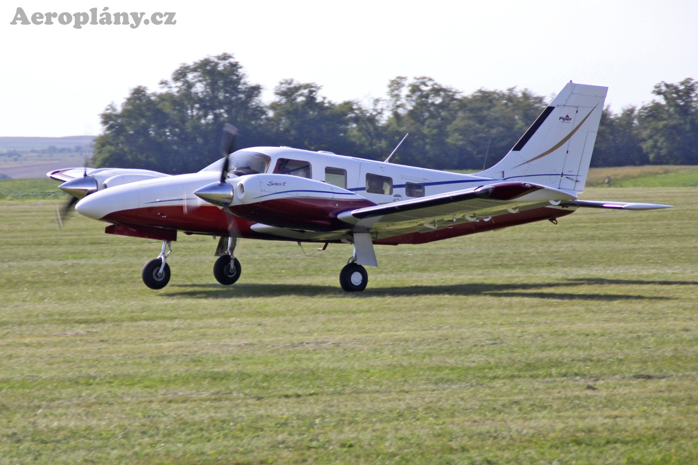 Piper PA-34-220T Seneca V - OK-INC