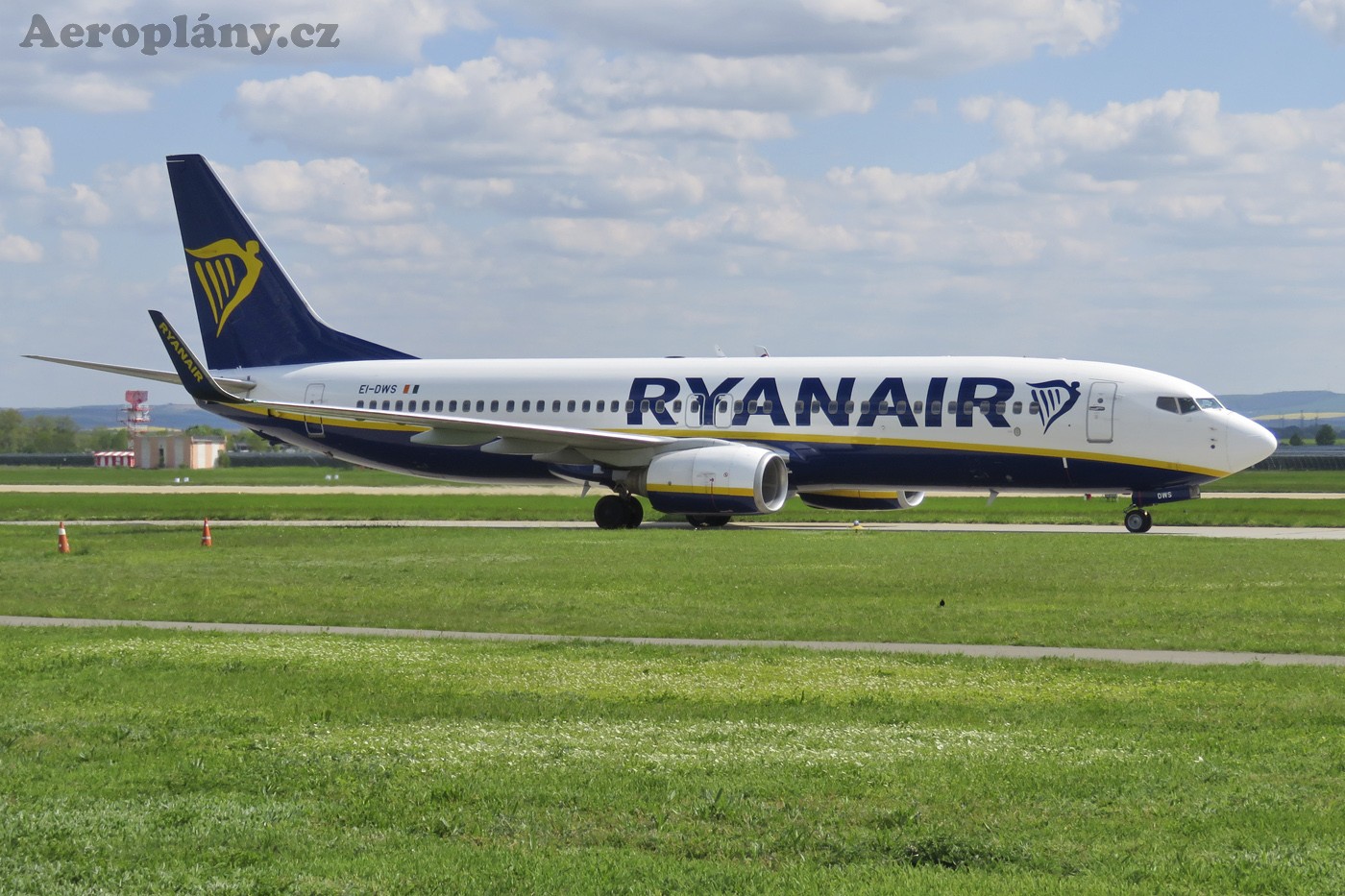 Boeing 737-8AS - EI-DWS