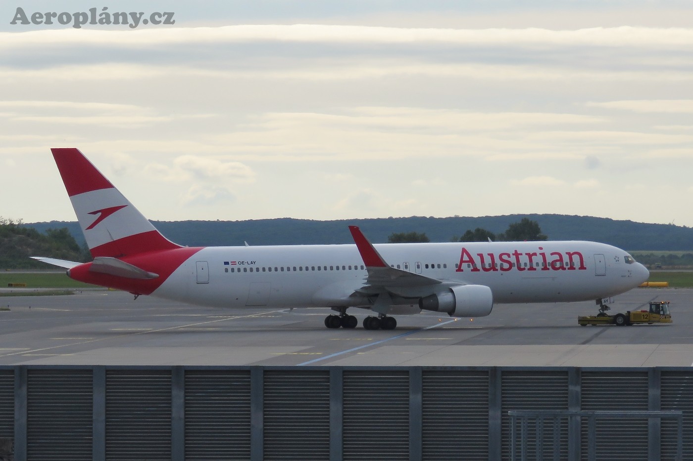 Boeing 767-3Z9/ER - OE-LAY