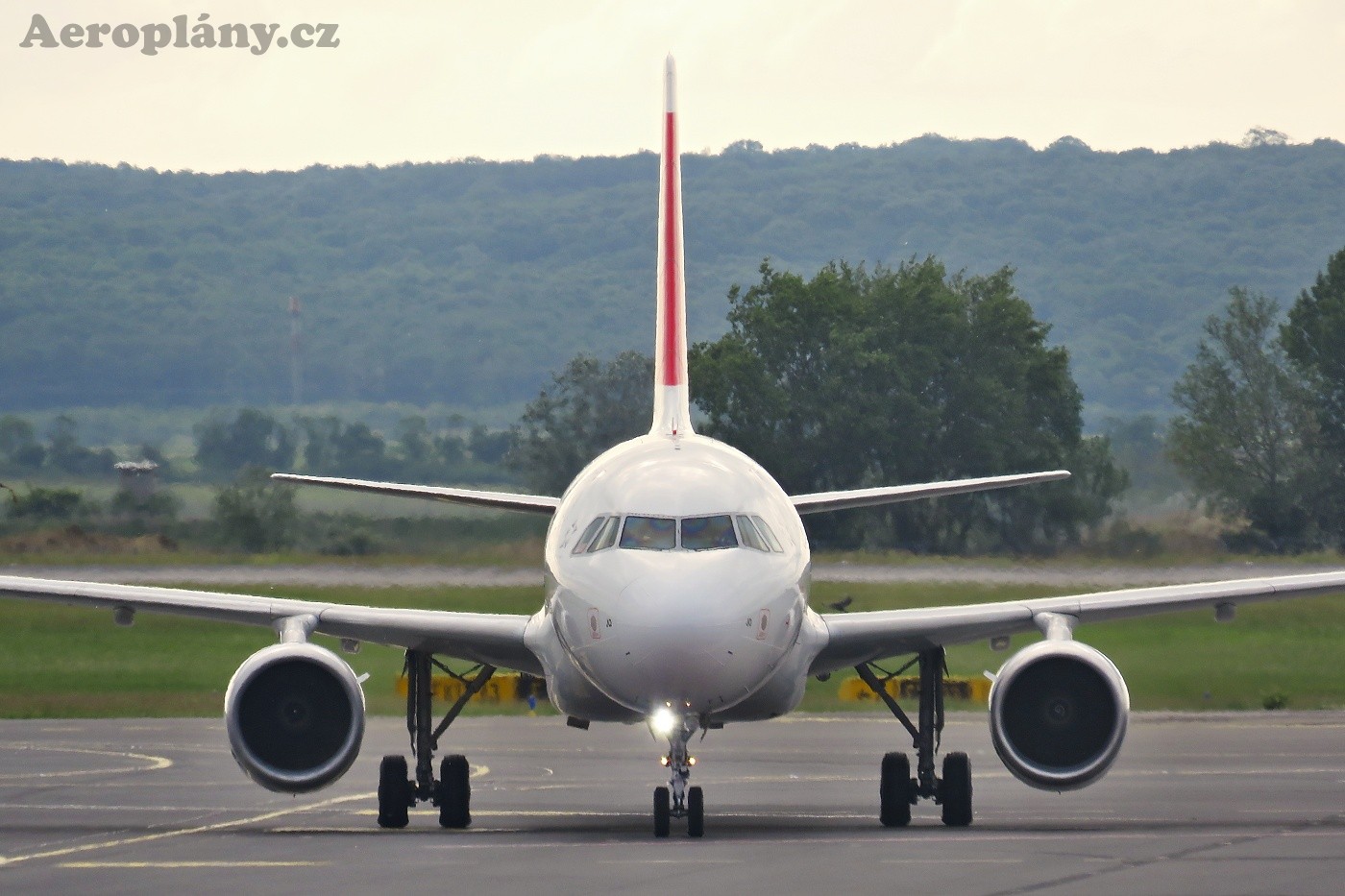 Airbus A320-214 - HB-IJQ
