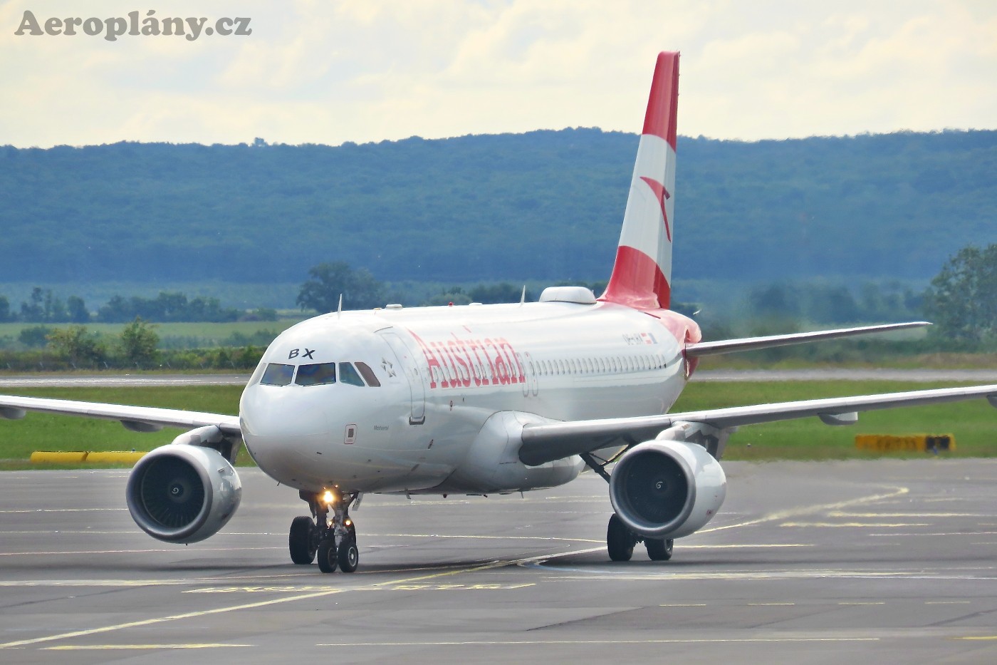 Airbus A320-214 - OE-LBX