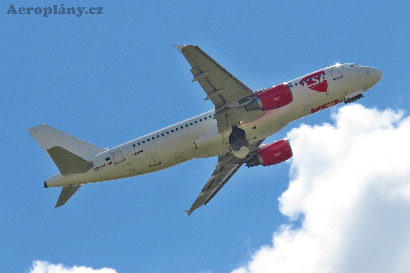 Airbus A320-214 - OK-IOO