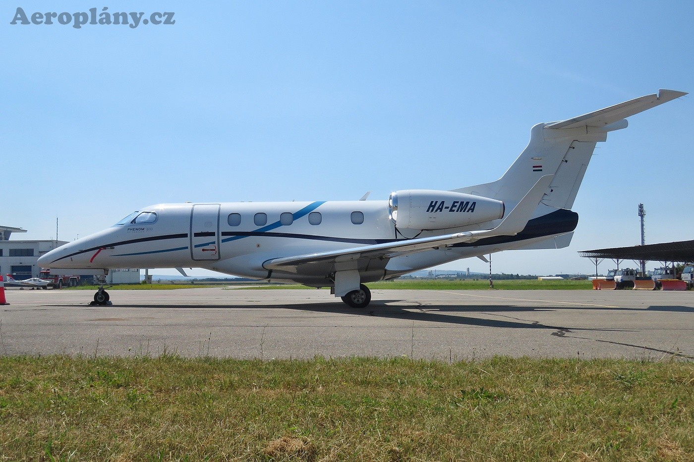 Embraer EMB-505 Phenom 300 - HA-EMA