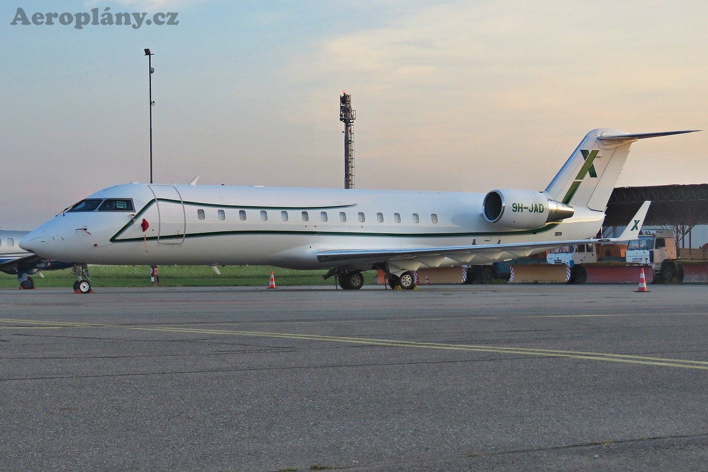 Bombardier Challenger 850 (CRJ-200SE/CL-600-2B19) - 9H-JAD