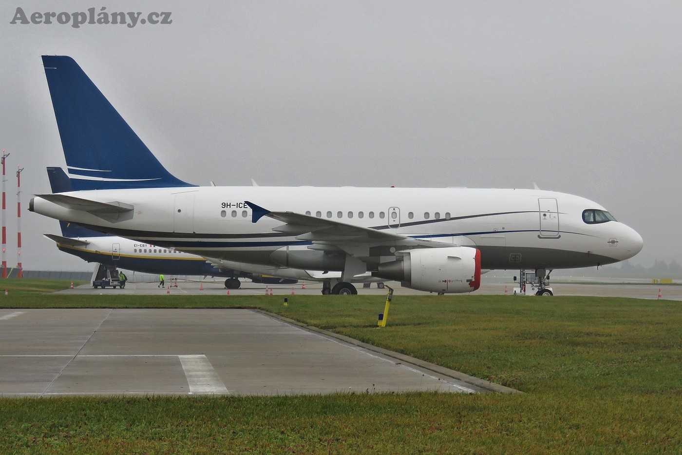 Airbus A318-112(CJ) Elite - 9H-ICE