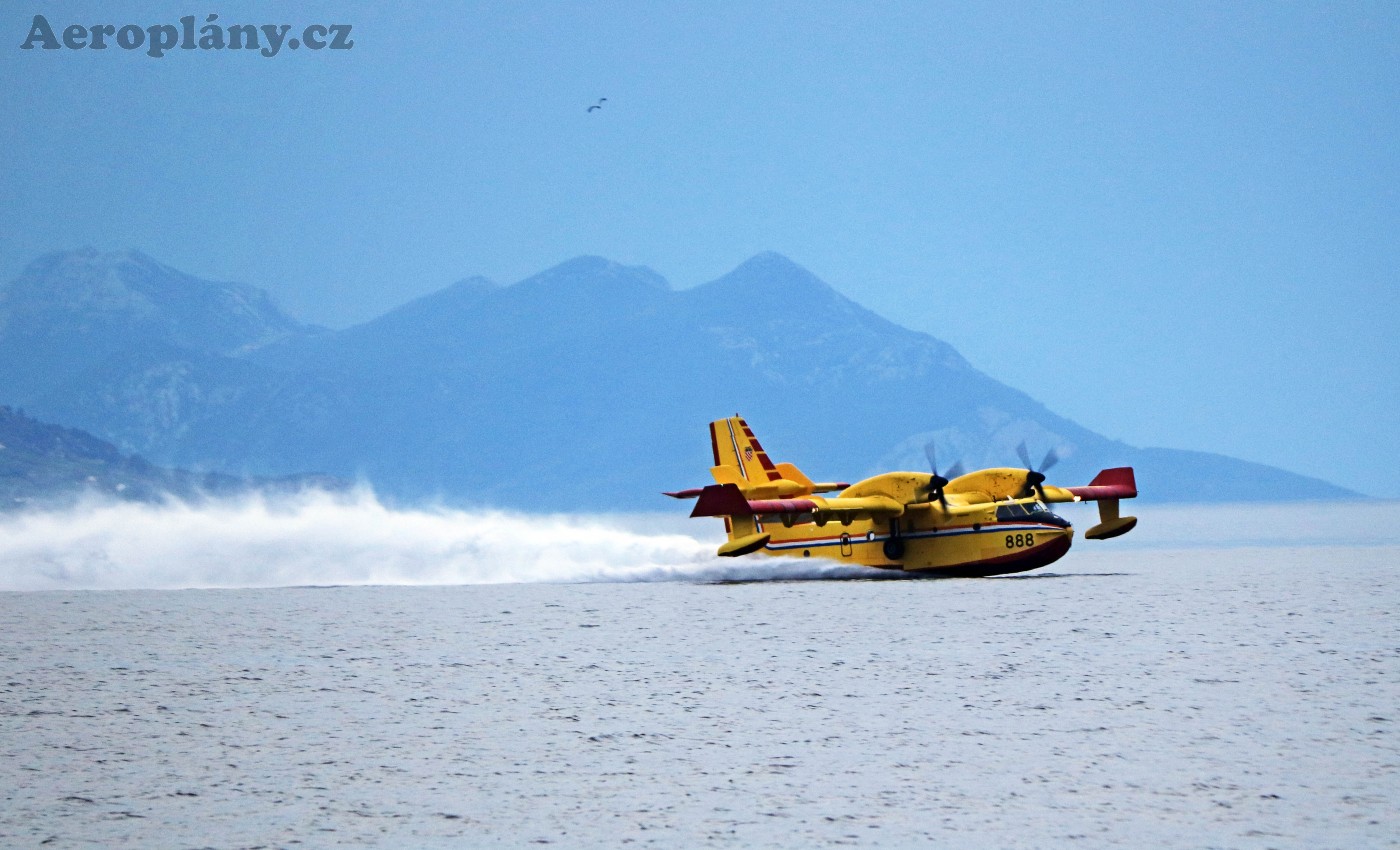 Canadair CL-415